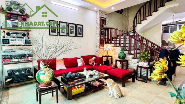 Bán nhà Cát Linh, phân lô ô tô, kinh doanh 36m 5 tầng mặt tiền 4m giá chào 14 tỷ