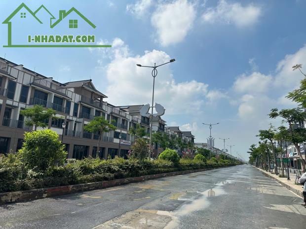 Bán đất thổ cư gần Vinhomes Hậu Nghĩa, Đức Hoà. DT: 5x32,6m. Giá 2,888tỷ. Sổ hồng riêng, C - 4