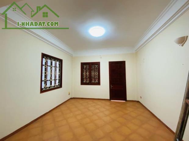 Bán Nhà Phố Lê Trọng Tấn Thanh Xuân 39,5m2 5 Tầng Gần Phố Giá Chỉ 6 Tỷ - 2