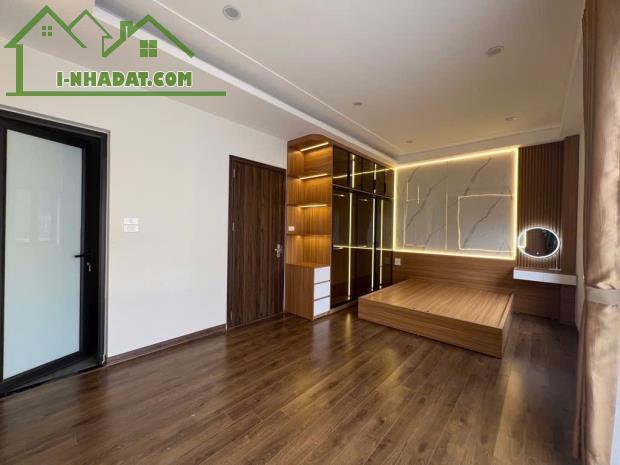 🔥 LÕI LONG BIÊN - 6 TẦNG THANG MÁY - FULL NỘI THẤT - NGÕ BA GÁC - CÁCH MẶT  PHỐ 40M 🔥 - 3