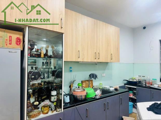 Bán căn hộ TT Lạc Trung - nhà thoáng mát rộng rãi , dt 80M giá 4.8 tỷ sổ đỏ chính chủ - 2