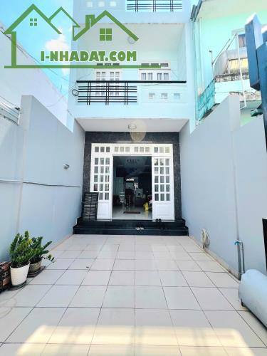 CHÍNH CHỦ CHO THUÊ NHÀ FULL NỘI THẤT, HẺM OTO, ĐƯỜNG QUANG TRUNG 15TR