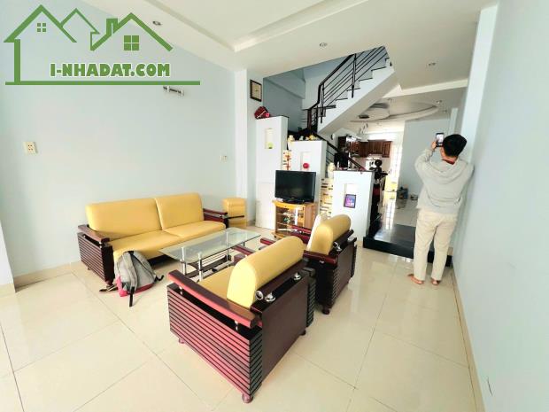 CHÍNH CHỦ CHO THUÊ NHÀ FULL NỘI THẤT, HẺM OTO, ĐƯỜNG QUANG TRUNG 15TR - 1