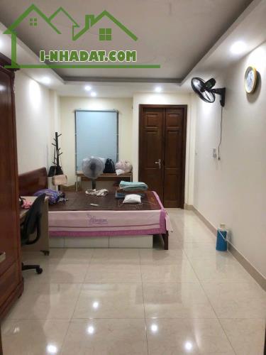 Bán Nhà Phố Lê Trọng Tấn Thanh Xuân 39,5m2 5 Tầng Gần Phố Giá Chỉ 6 Tỷ - 1