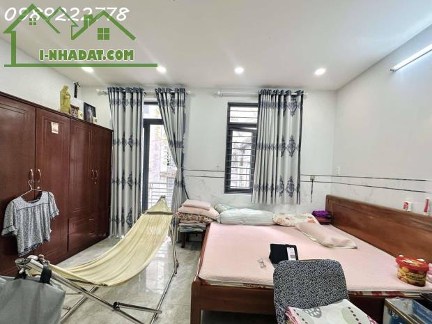 NHIÊU TỨ, P7,- TRỆT, 3 LẦU + ST TRƯỚC - 37M2 (5x7) NỞ HẬU - RẤT GẦN MẶT TIỀN - 3