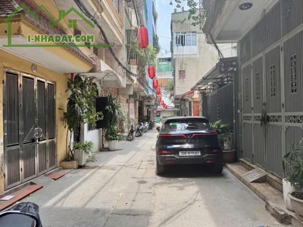 NHÀ TÂY SƠN, ĐỐNG ĐA, GẦN PHỐ, Ô TÔ QUA NHÀ, CHỈ 15.6 TỶ
