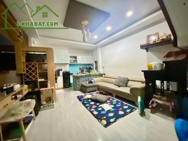 Bán gấp nhà đẹp ở ngay Âu Dương Lân, xe hơi đỗ cửa, gần mặt tiền, 100m2, nỡ hậu. - 1