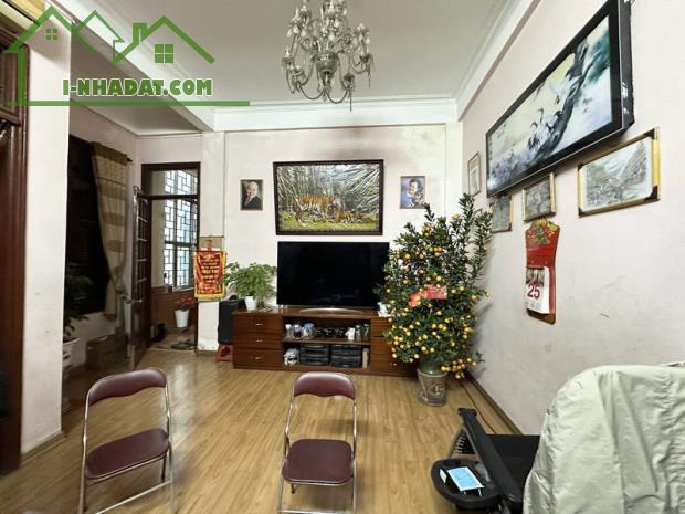 LÔ GÓC 3 MẶT TIỀN - 1 NHÀ RA PHỐ - PHÂN LÔ Ô TÔ VÒNG QUANH - KINH DOANH    Dt 70m x 5t mt - 2