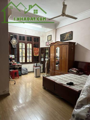 LÔ GÓC 3 MẶT TIỀN - 1 NHÀ RA PHỐ - PHÂN LÔ Ô TÔ VÒNG QUANH - KINH DOANH    Dt 70m x 5t mt - 3