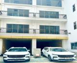 Cần bán gấp căn hộ dịch vụ phố Xuân Diệu Ô tô đỗ cửa, cách phố 30m tại Phường Quảng An.