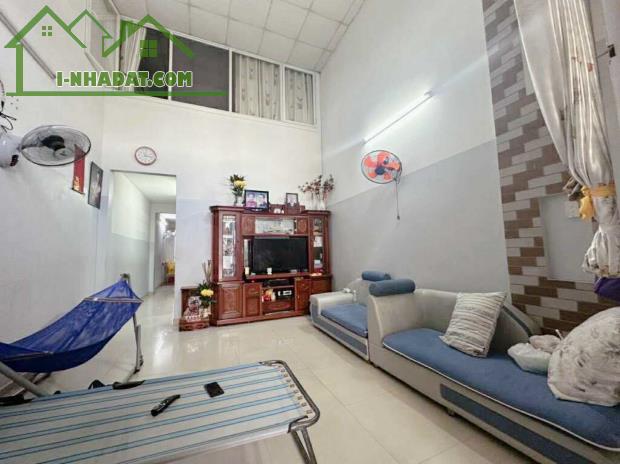 Nhà cấp 4 có lửng 71m2 (4x18) hẻm 134 Dương Thị Mười , gần Bệnh Viện Q12 , 4 tỷ nhỉnh - 2