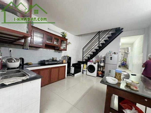 Nhà cấp 4 có lửng 71m2 (4x18) hẻm 134 Dương Thị Mười , gần Bệnh Viện Q12 , 4 tỷ nhỉnh - 4