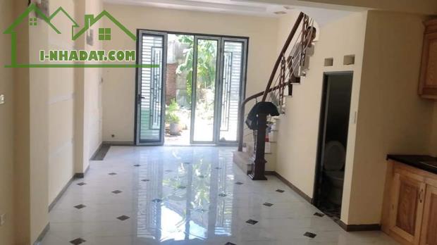 Cuối Kim giang, Đại Thanh cách Linh đàm vài bước chân 5.2 tỷ nhà 58m ngay ngõ 11 Tả