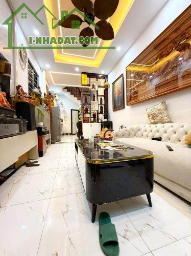 Siêu Phẩm Lô Góc Xây Độc Lập, 3 Mặt Thoáng, Phú Lương 33m2x5T Full Nội Thất Giá Hơn 5 Tỷ