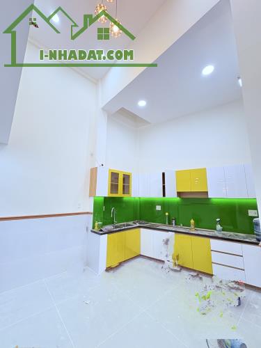 HƠN 6 TỶ NHÀ TÂN BÌNH HẺM LỚN - GIÁP QUẬN 10 & ĐẠI HỌC - 60M2 XÂY MỚI 3 TẦNG 3PN ĐẸP XỊN - 1