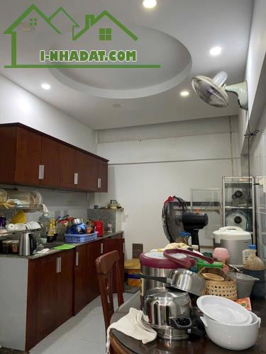 5 TỶ NHÀ TÂN BÌNH HẺM LỚN THÔNG THOÁNG- NGAY CHỢ PHẠM VẶN HAI - 40M2 2 LẦU 3PN MỚI - 1