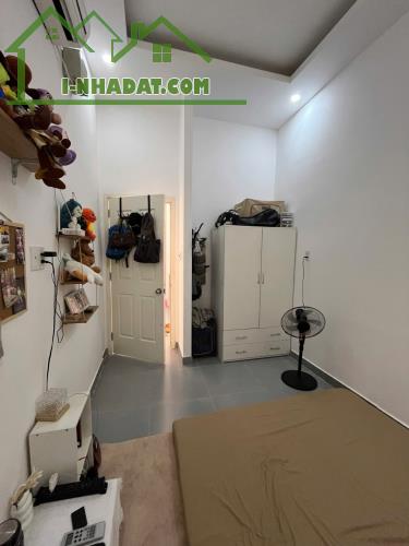 5 TỶ NHÀ TÂN BÌNH HẺM LỚN THÔNG THOÁNG- NGAY CHỢ PHẠM VẶN HAI - 40M2 2 LẦU 3PN MỚI - 2