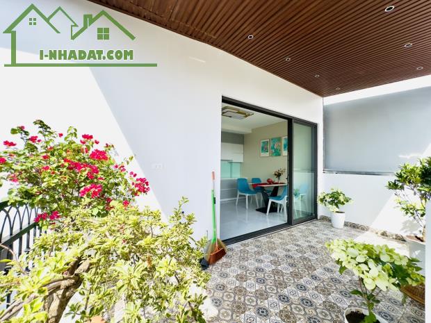 SIÊU PHẨM– NHÀ LÔ GÓC 8M MẶT PHỐ MINH KHAI – 5 TẦNG THANG MÁY – Ở NGAY 50M2 – 10 TỶ - 1