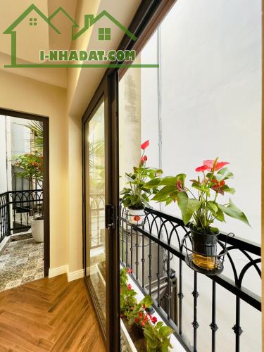 SIÊU PHẨM– NHÀ LÔ GÓC 8M MẶT PHỐ MINH KHAI – 5 TẦNG THANG MÁY – Ở NGAY 50M2 – 10 TỶ - 4