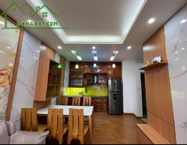 Cần bán gấp chung cư Văn Phú 70m2, 2 ngủ hơn 3 tỷ.