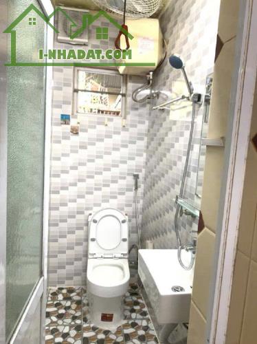 Cho thuê căn hộ Tập thể tầng 3 Kim Liên 55m2, 2 ngủ, 7 Triệu - 2