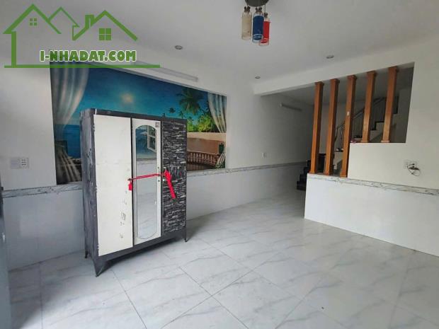 Nhà sổ riêng thổ cư 1.35 tỷ/1 lầu 1 trệt, đường thông - 1