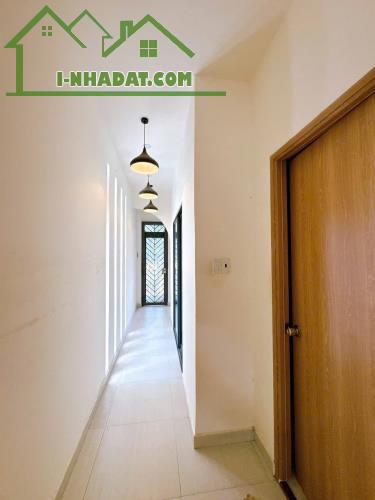 Bán nhà mặt tiền Phan Trung gần VinCom, Tân Mai, Biên Hòa, Đồng Nai, 140m2, giá 20 tỷ 500.