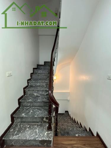 BÁN RẤT GẤP NHÀ PHỐ VĂN CAO THUỴ KHUÊ TÂY HỒ 50M 5 TẦNG NHỈNH 10 TỶ VIEW HỒ SÁT PHỐ - 3