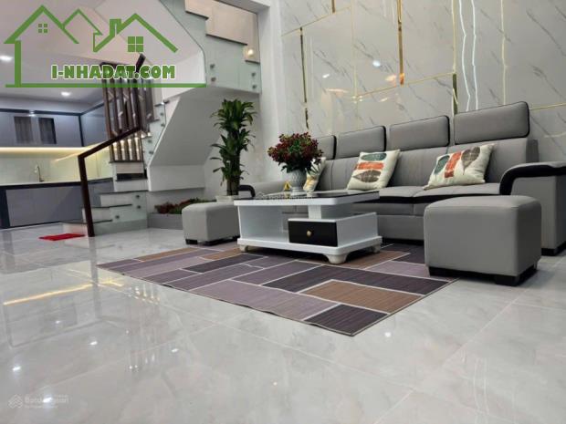 Nhà 4 lầu siêu đẹp, 5pn! Full nt xịn xò! Xe hơi ngủ trong nhà, Vị trí đẹp tuyệt!