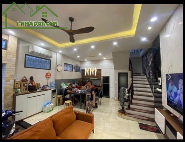 BÁN NHÀ ĐẸP VĂN QUÁN 40.8M2, 5TẦNG, NGÕ NÔNG SẠCH SẼ THOÁNG SÁNG.