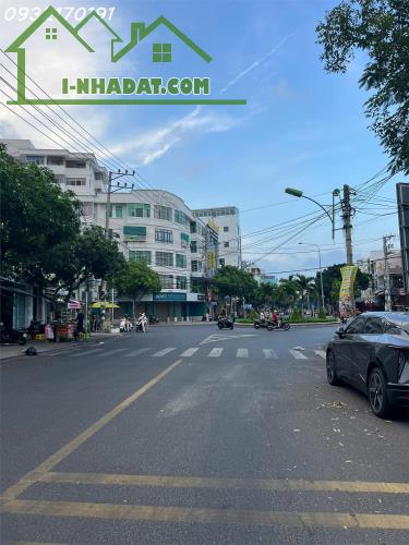 Nhà phố mặt tiền đường lớn–Dã Tượng–Đối diện công viên,bùng binh Hoàng Sa – Giá đầu tư - 4