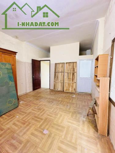 BÁN NHÀ RIÊNG 3 TẦNG – GỐC ĐỀ – 26M2 – GIÁ 2.8 TỶ – TRUNG TÂM CHỢ HOÀNG MAI - 1