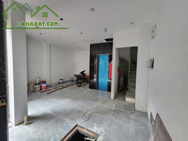 CHỦ GIẢM 300TR GIÁ 8,8 TỶ THANG MÁY, 30M RA MẶT PHỐ O OTO TRÁNH, DÒNG TIỀN 40TR/ THÁNG - 2