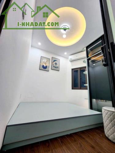 BÁN NHÀ 4 TẦNG - ĐÊ LA THÀNH - Ô CHỢ DỪA, ĐỐNG ĐA, HÀ NỘI - GIÁ CHỈ 2 TỶ X - SỔ ĐỎ CHÍNH - 2