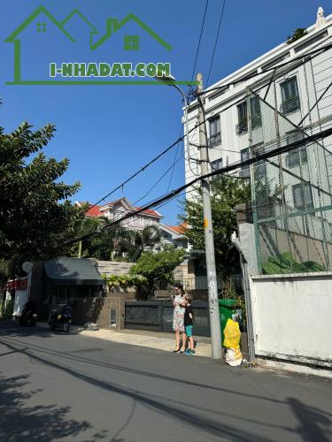 bán gấp lô đấ tại thoả điền q2 , Giá tốt  chỉ có 95tr/m2 tại Thảo Điền Q2
- Điện tích 11