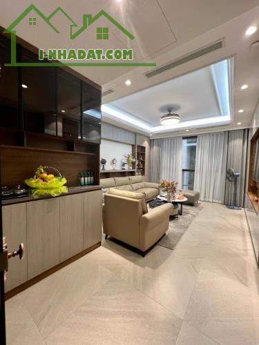 LIỀN KỀ FULL NỘI THẤT, VỈA HÈ RỘNG Ô TÔ ĐỖ NGÀY ĐÊM 2 MẶT THOÁNG NHỈNH 20 TỶ LH 0824564222 - 1