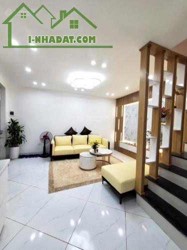 Bán nhà phố Lò Đúc Quận Hai Bà Trưng Hà Nội sổ đỏ chính chủ