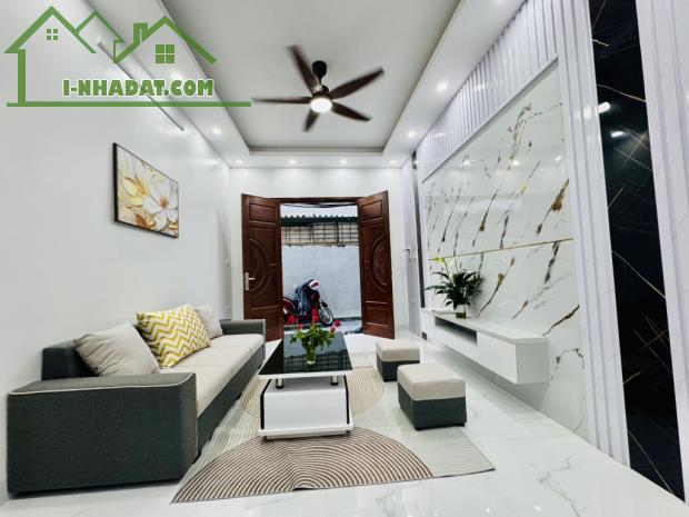 Nhà đẹp Xuân Đỉnh- Nhà 35m2 5 Tầng - Nhà mới - Lô Góc - Ô tô Đỗ Cửa - ngõ thông