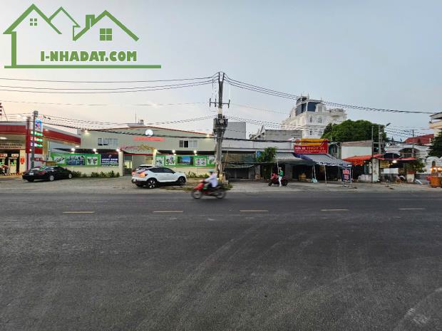Bán nhà 56m*48m, nhỉnh 45 tỷ, mặt tiền Phạm Hữu Lầu, Quận 7