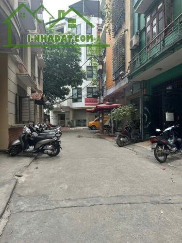Bán nhà phố Phạm Tuấn Tài, Cầu Giấy DT56mx7TxMT5m giá 26 tỷ phân lô, vị trí nổi nhất phố. - 1