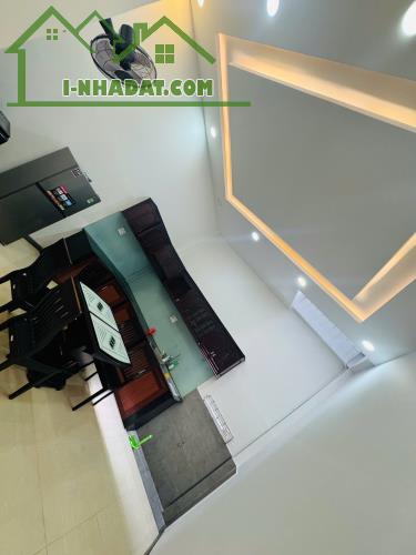 Cho Thuê Nhà đẹp Nguyên Căn đường Bắc Sơn cách biển 30m.  làm vp spa... giá chỉ 12 triệu - 4