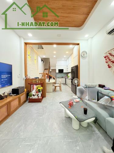 HÀNG HIẾM DÀNH CHO KHÁCH VIP - QUẬN 10 - ĐƯỜNG 3 THÁNG 2 - NHÀ 5 TẤM - DT:56M2 - NHỈNH 15 - 4