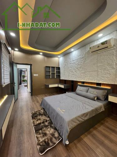 Nhà 5 tầng có 10 phòng dòng tiền 35 triệu mỗi tháng, Quận 10