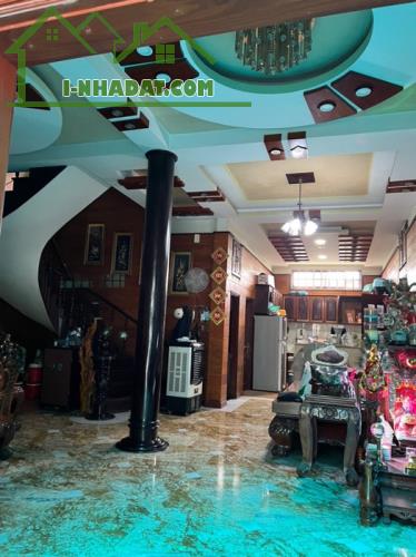 Biệt thự sân vườn – nội thất gỗ cao cấp – đường 18m – 23 tỷ - 1