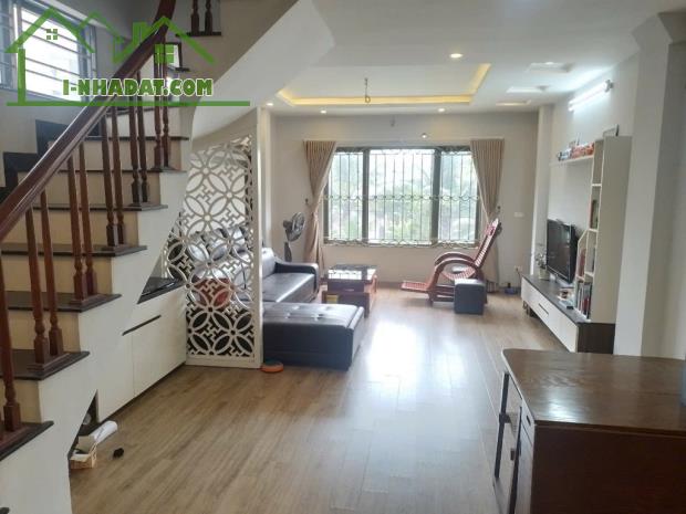 Cần bán gấp căn góc, 5 tầng phố Vĩnh Hưng, Hoàng mai cách ô tô chỉ 10m giá hơn 6 tỷ - 1