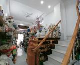 Nhà 3 tầng trung tâm Hiệp Phú sát đường Lê Văn Việt.