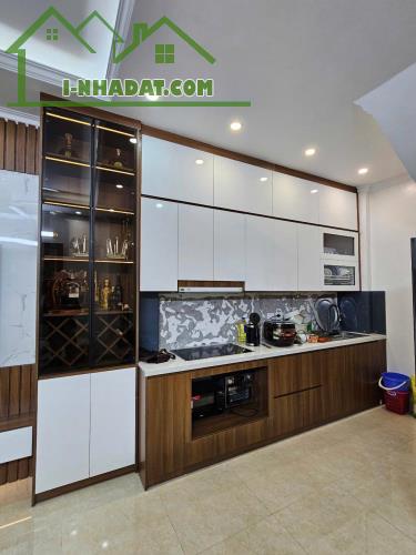 🏡Mỹ  Đình Ngõ To ôtô Chạy Ion Ton Tổng 38m 5 Tầng Hơn 8 Tỷ Một Chút Là Có Liền 🏡 -👍vừa - 1
