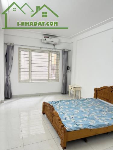 Bán nhà Triều Khúc 30m² x 5 tầng, lô góc 2 thoáng, cách ô tô 10m, giá 6 tỷ - 4