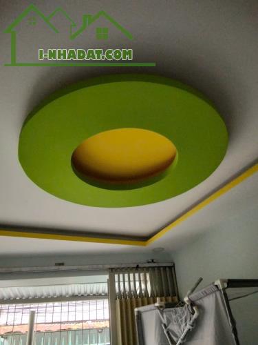 Bán 2 căn nhà xây riêng biệt ( theo bản vẽ). Mỗi căn 3 tầng, dt 77m giá 3 tỷ 500