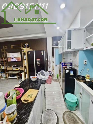 BÁN NHÀ NGUYỄN THỊ THẬP - GẦN LOTTE MART